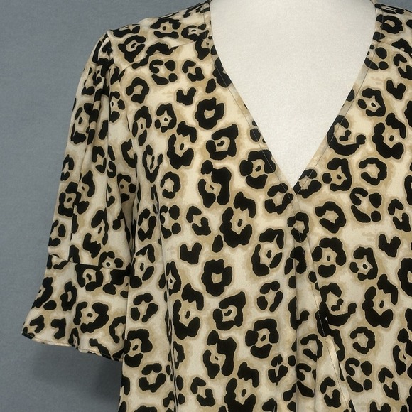 Y2K Animal Print Womens Top M Derona Surplice Beige Leopard Ruffle Classic Mob - Picture 2 of 13